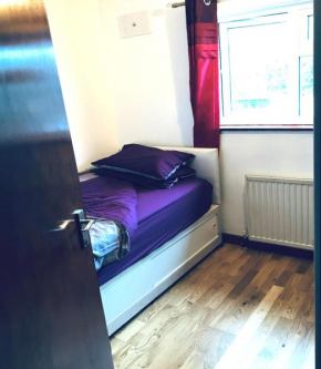 A single room in Headington, near Oxford Brookes University, 15 Minutes by Bus to City Centre
